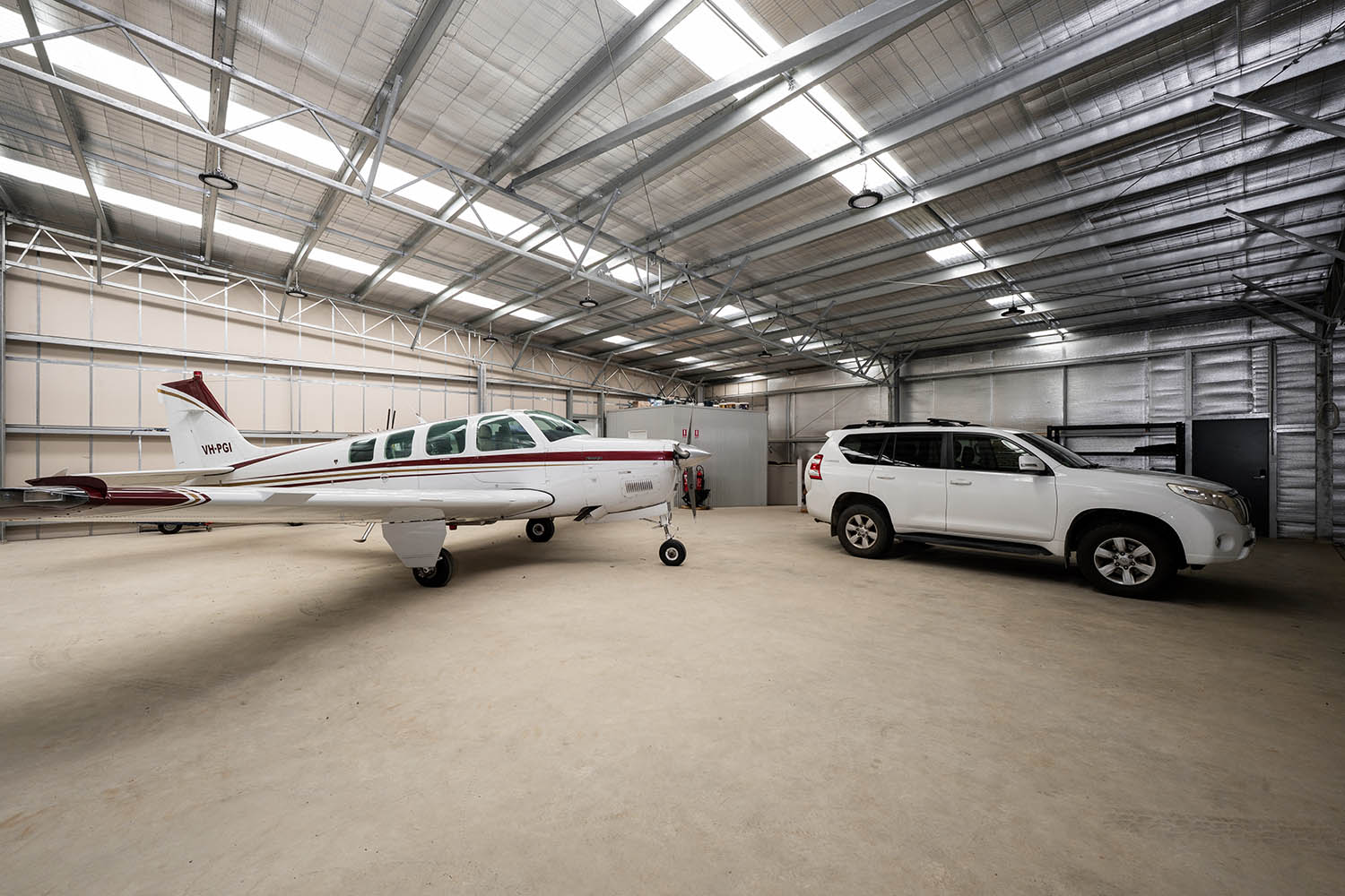 hangar-accommodation-pilot-friendly-stay-house